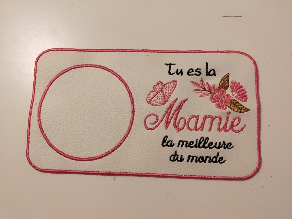 Mamie (Ce fichier est offert à l’achat d’un fichier de broderie) 3