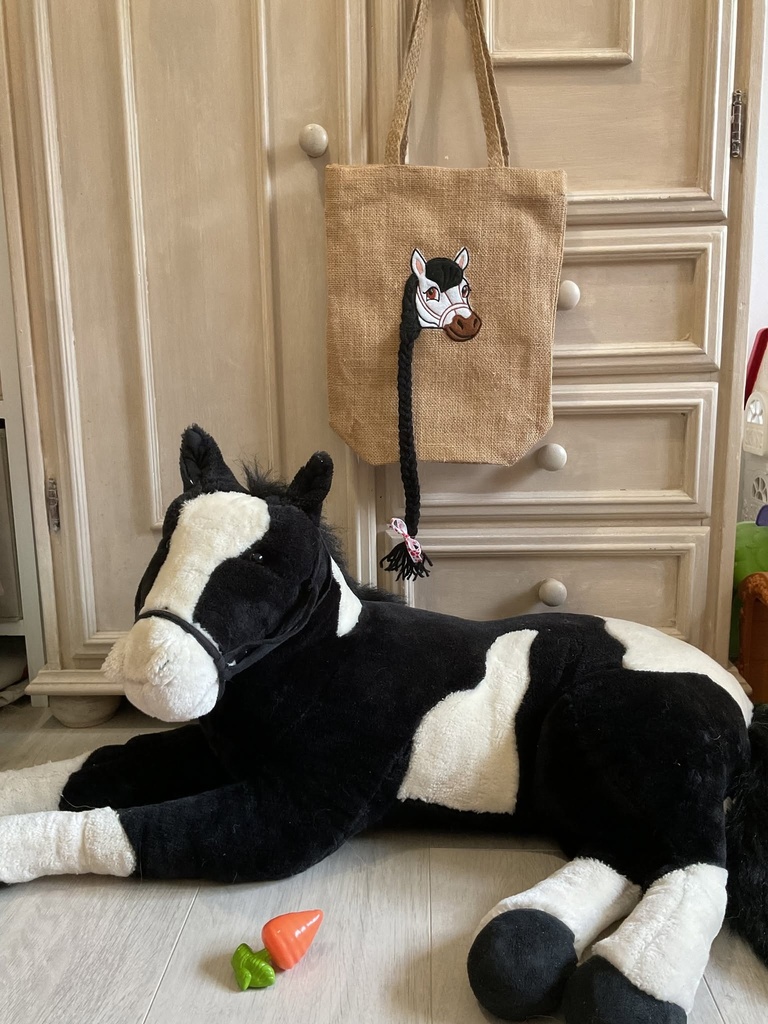 Cheval natte (appliqué) 2