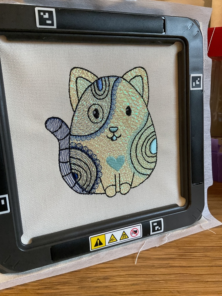 Chat oeuf 2