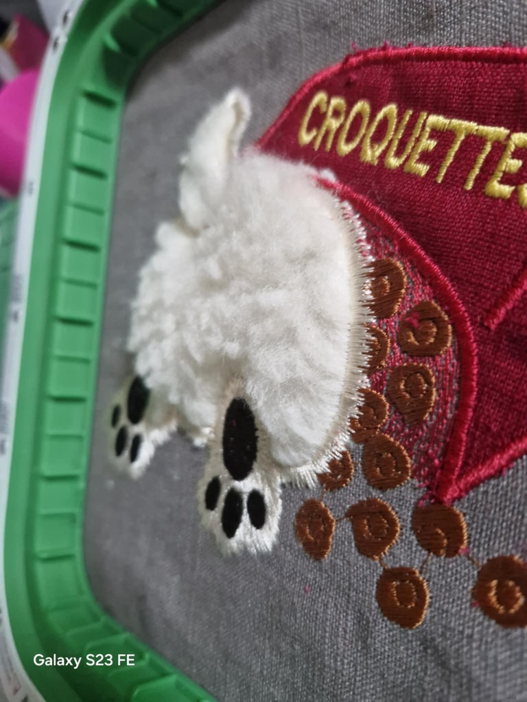 Chien croquette (appliqué) 2
