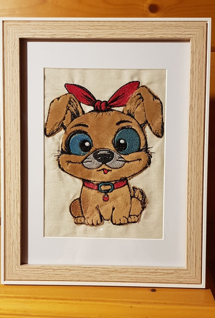 Tobbie, la petite chienne au noeud rouge. 3