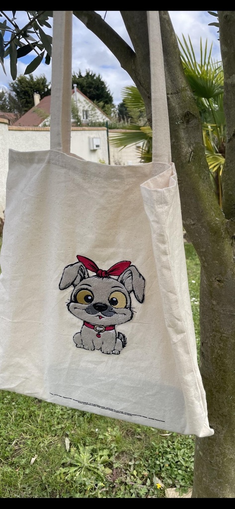 Tobbie, la petite chienne au noeud rouge. 4