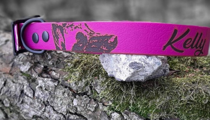 Collier gravé en PCV en 2 largeurs possible 15