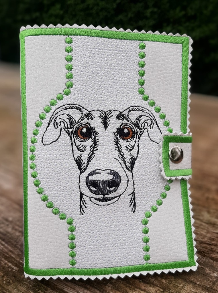 Protège carnet de santé brodé 4