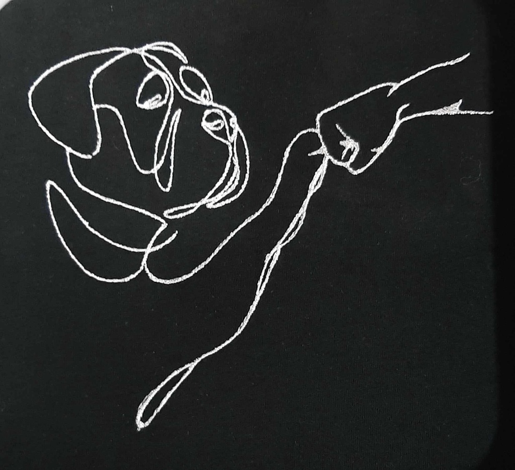 La patte au poing brodé 5