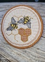 Sous verre Abeille en macramé