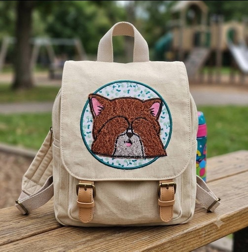 Chaton timide (appliqué)