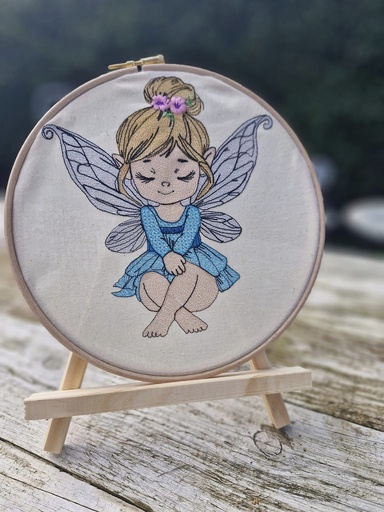 Petite Fée au chignon