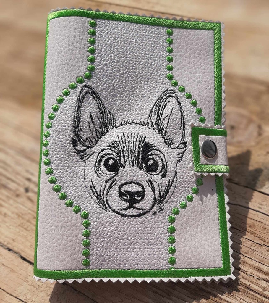 Protège carnet de santé brodé